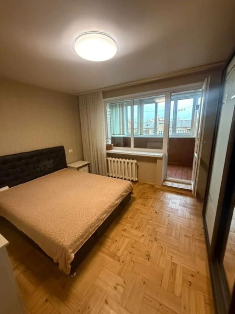 For Sale: 3-room apartment (71 sq m) in Kyiv, Holosiiv district