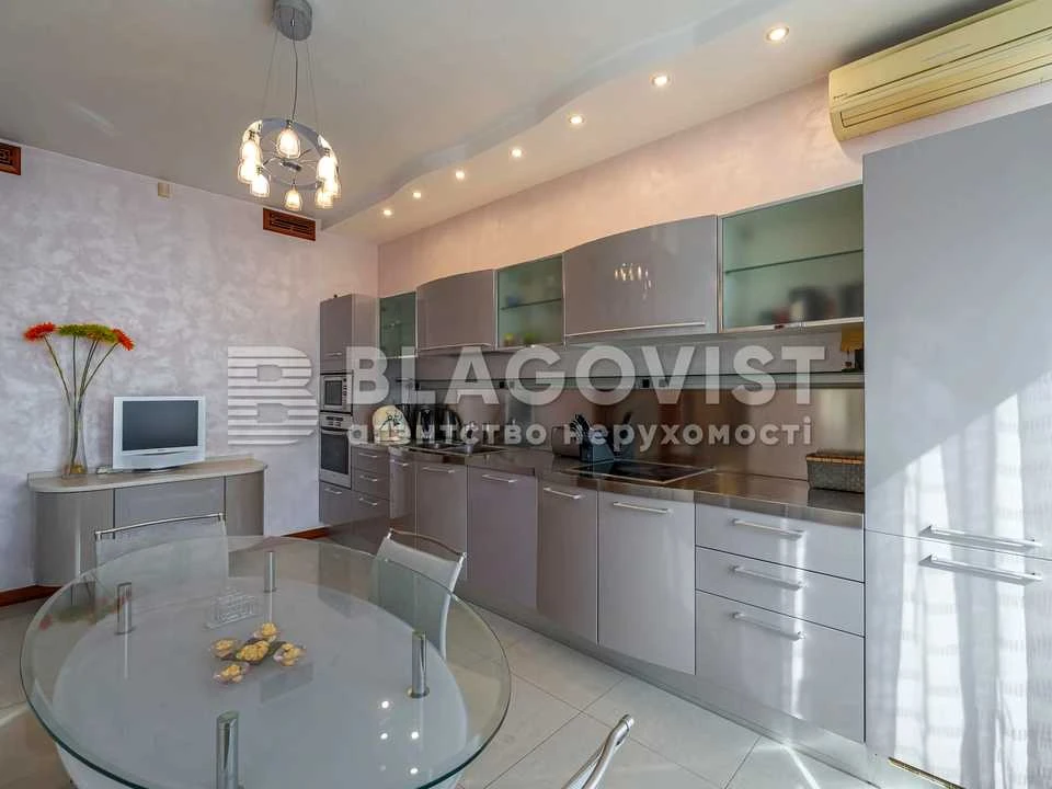 Apartment. Predslavin Street, Kyiv
