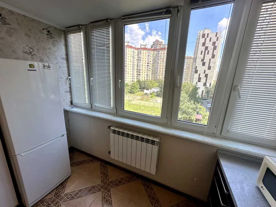 Квартира. Київ, вулиця Анни Ахматової