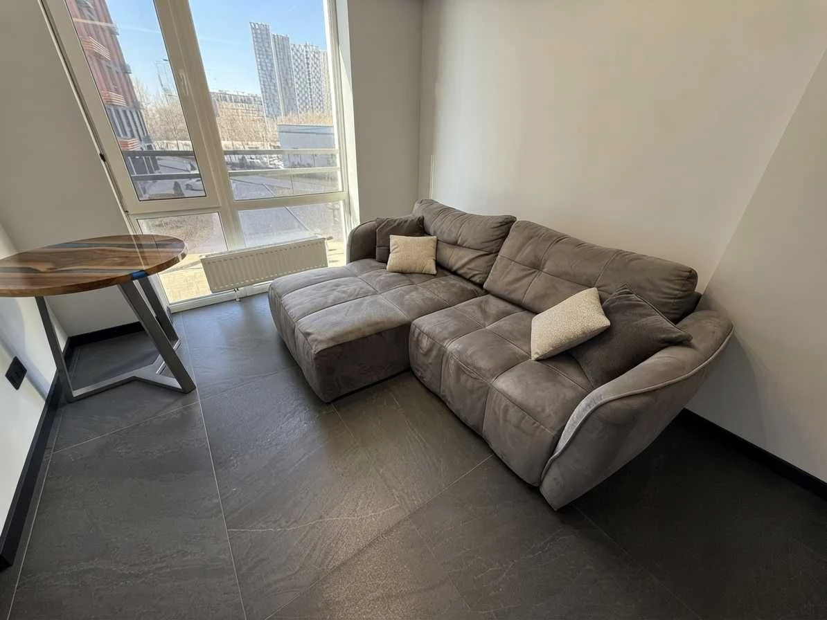 Продаж 3-кімнатної 90м квартири на 2 поверсі в жк Seven, з р