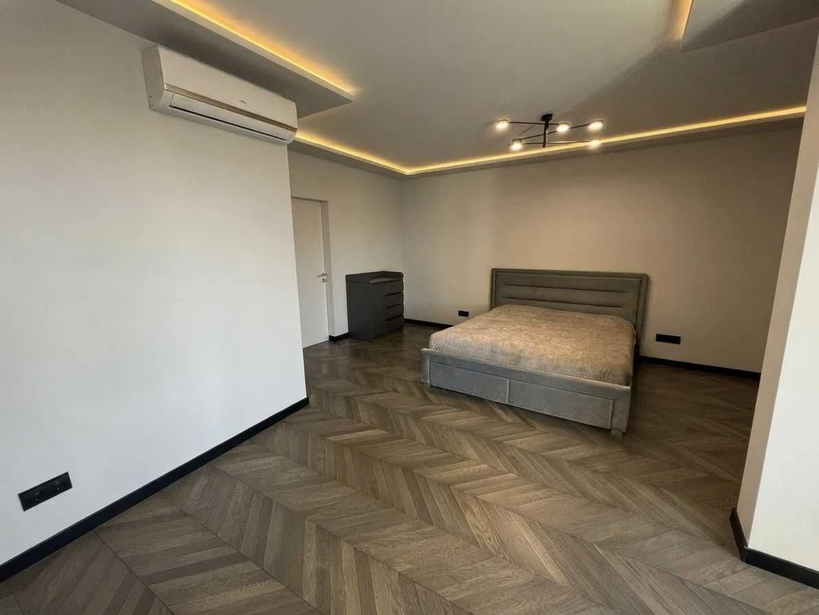Продаж 3-кімнатної 90м квартири на 2 поверсі в жк Seven, з р