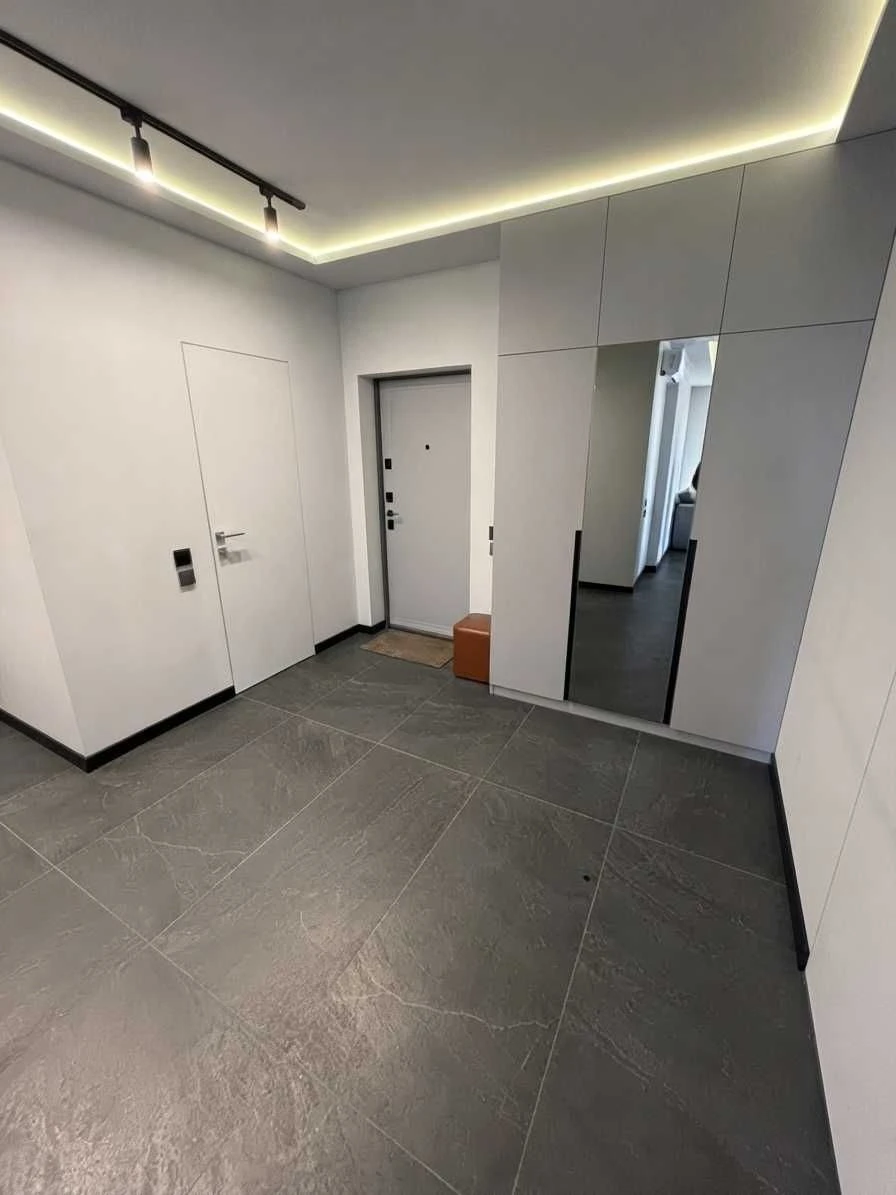 Продаж 3-кімнатної 90м квартири на 2 поверсі в жк Seven, з р