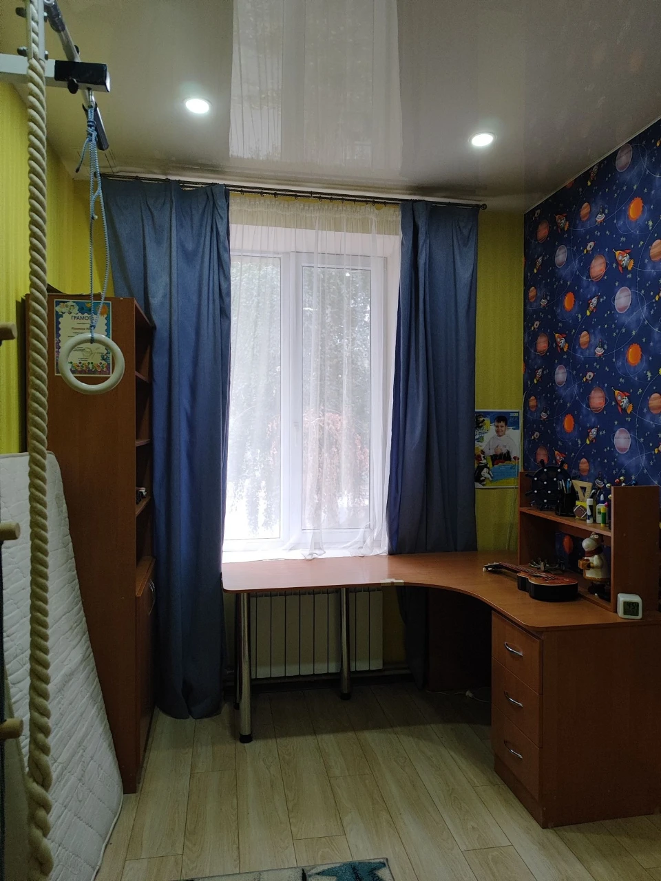 Sale of a 3-room apartment in the Alexandrovsky district