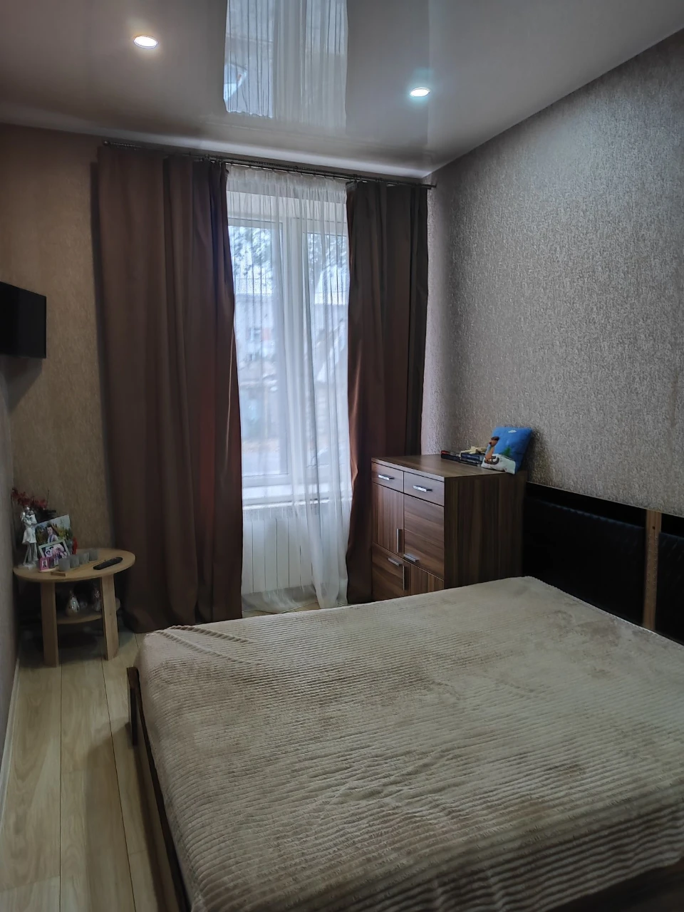 Sale of a 3-room apartment in the Alexandrovsky district