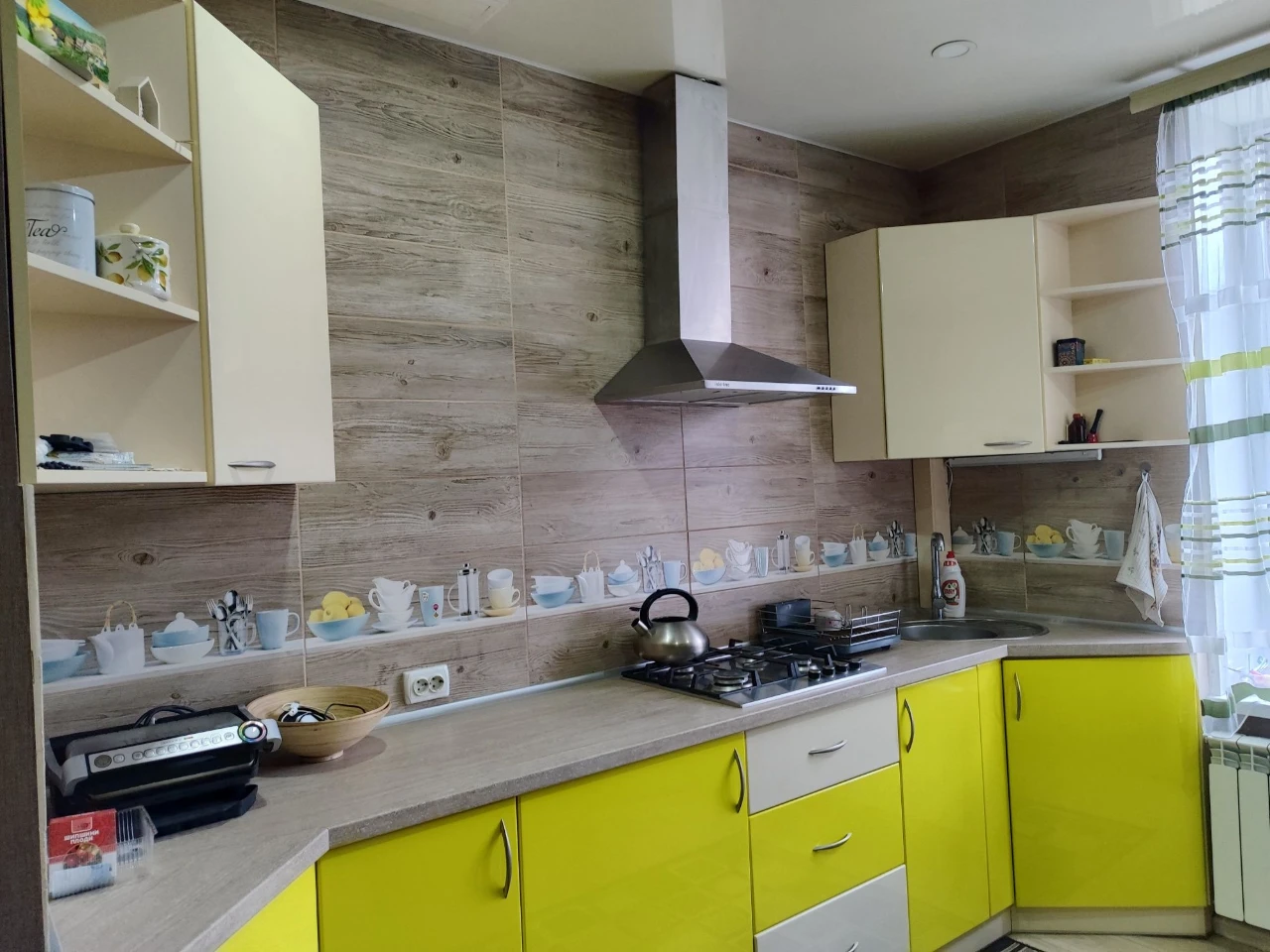 Sale of a 3-room apartment in the Alexandrovsky district