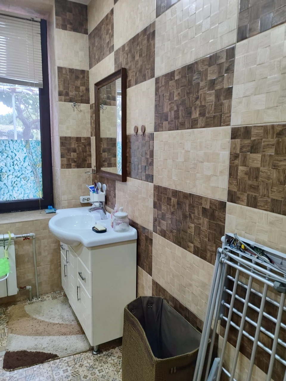 Sale of a 3-room apartment in the Alexandrovsky district