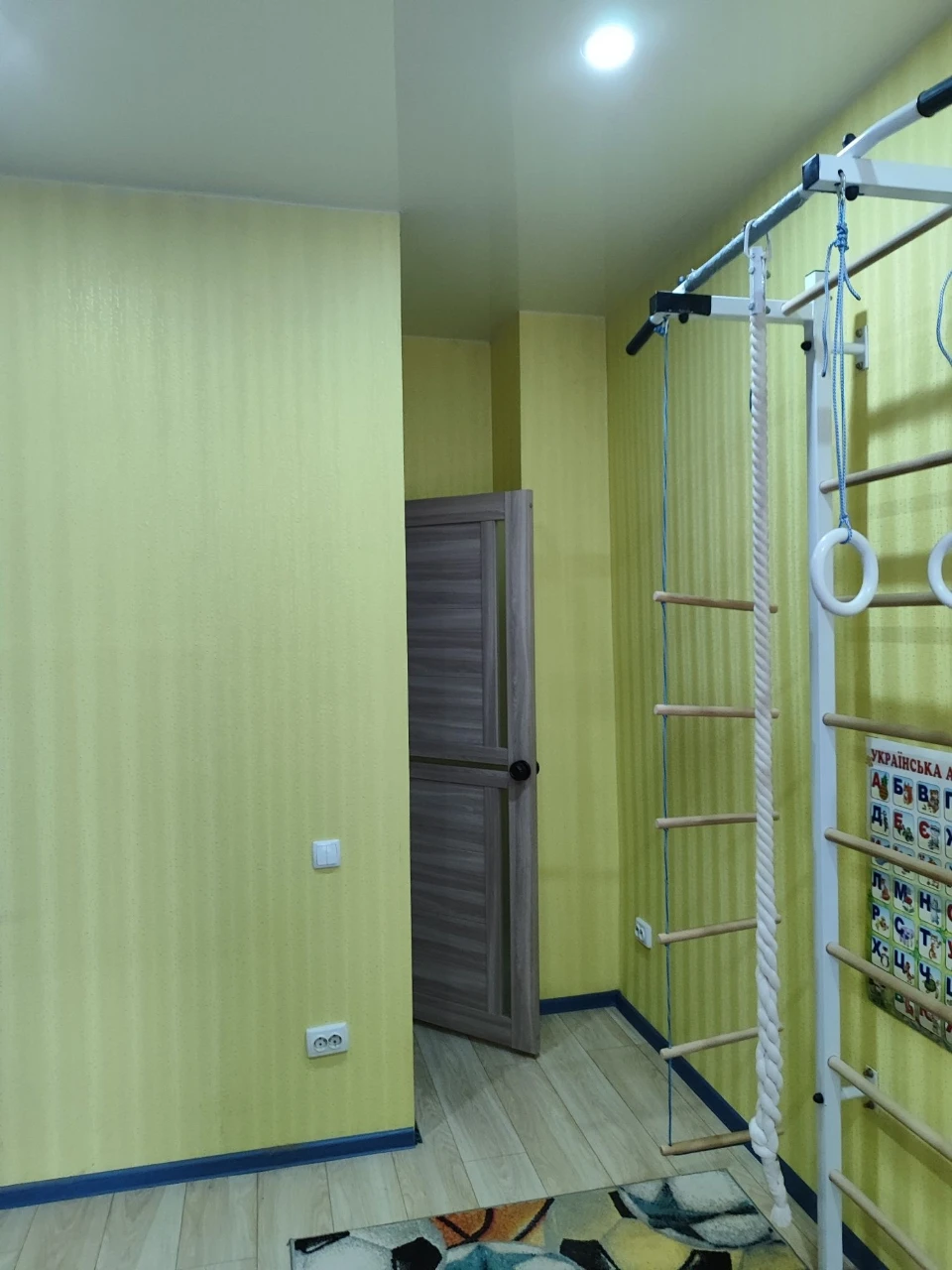 Sale of a 3-room apartment in the Alexandrovsky district