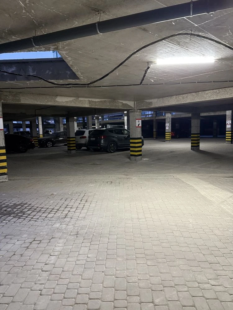 Продажа парковочного місця в ЖК «Княгинин»