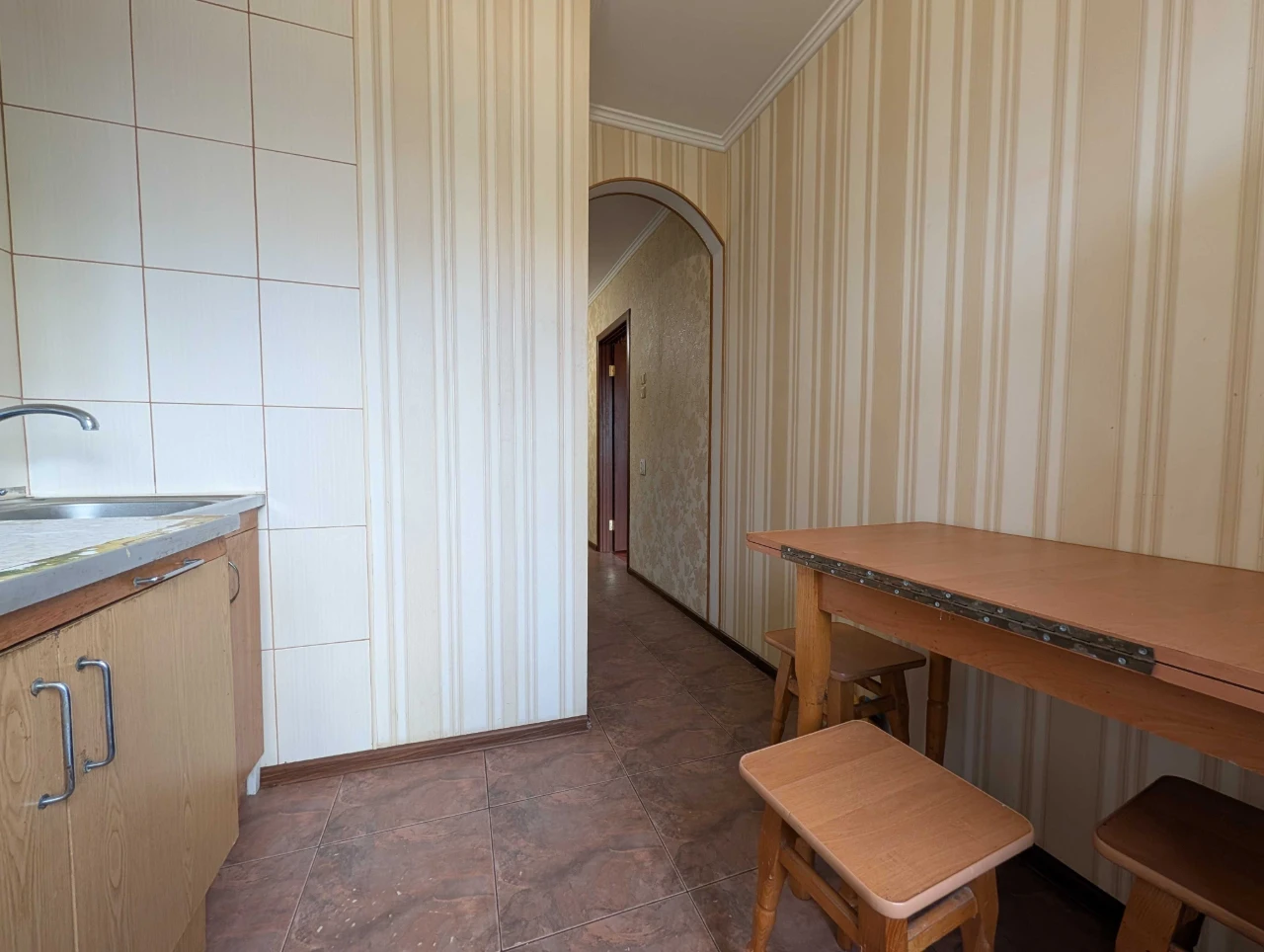 Простора 3-кімнатна квартира біля 31 школи, Вул.Соборності R