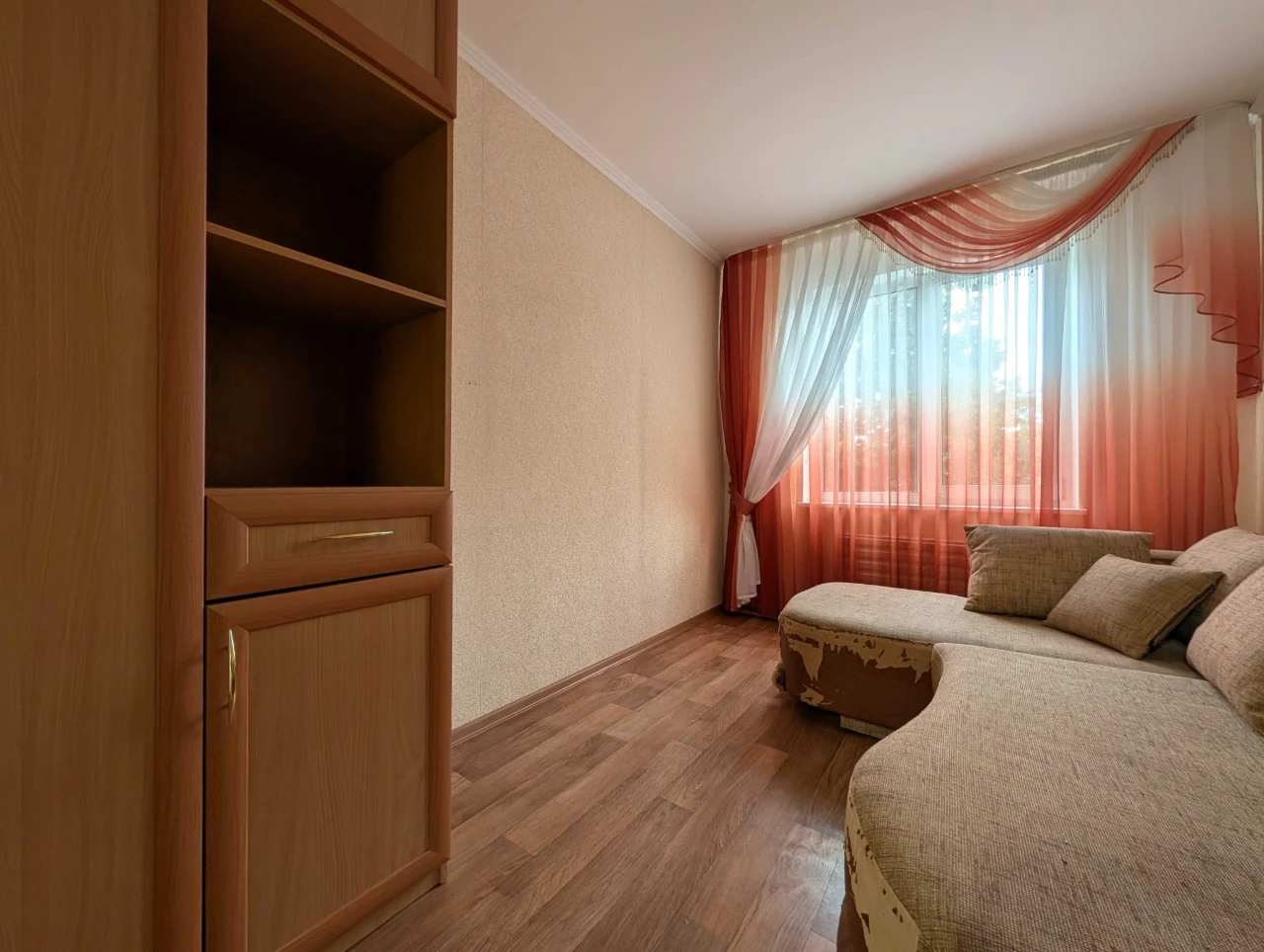 Простора 3-кімнатна квартира біля 31 школи, Вул.Соборності R