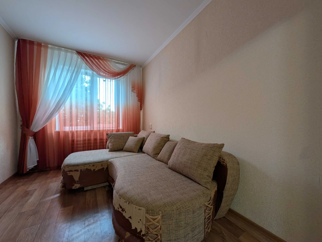 Простора 3-кімнатна квартира біля 31 школи, Вул.Соборності R