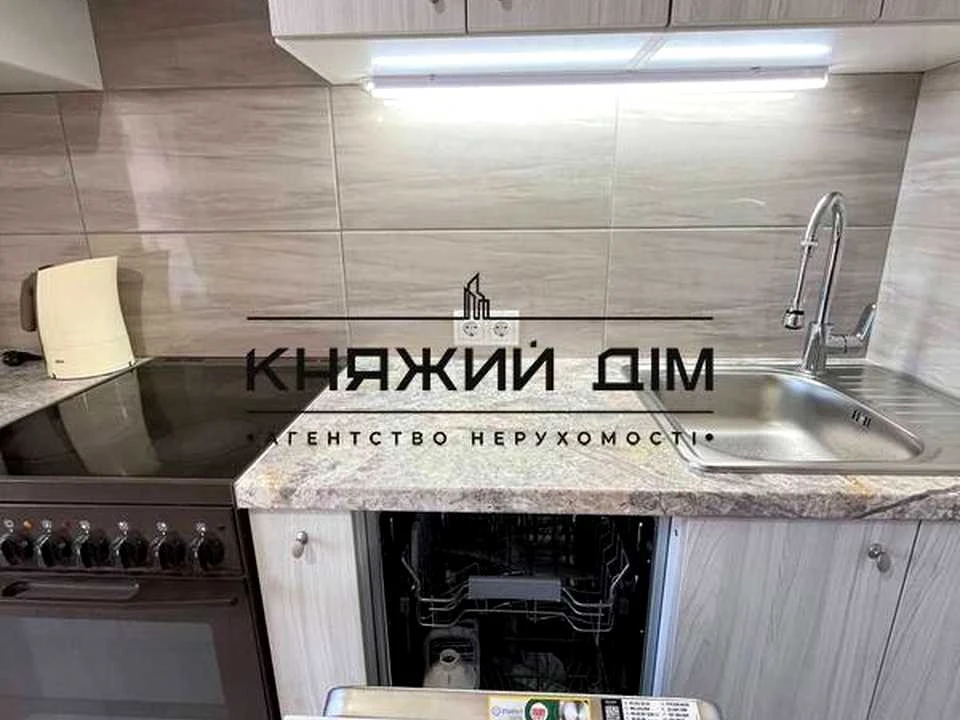 Квартира. Киев, улица Драгомынова