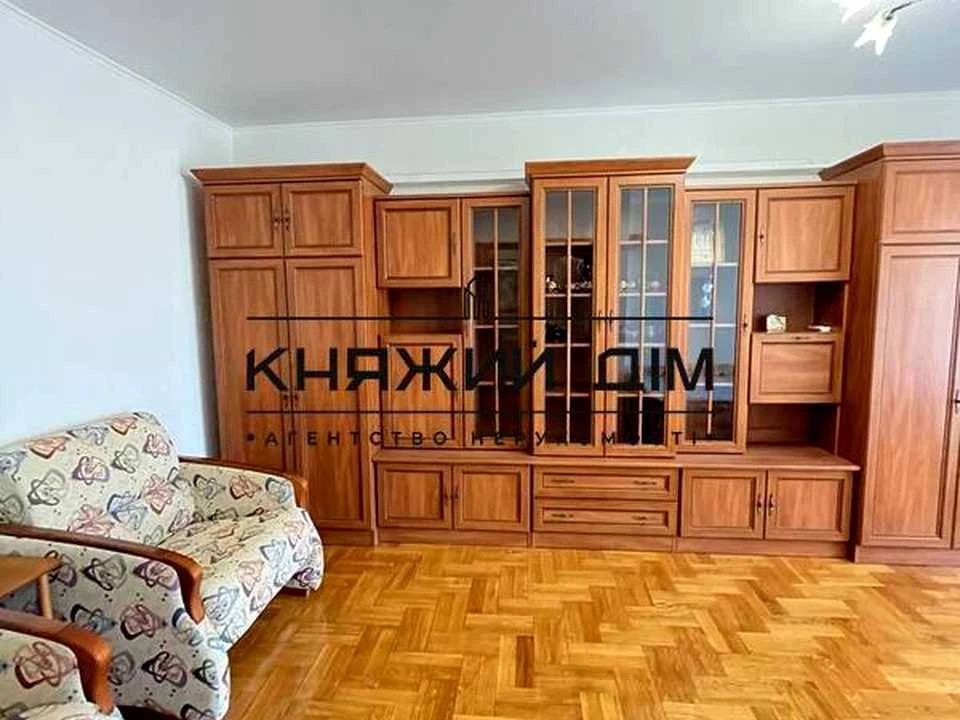 Квартира. Киев, улица Драгомынова