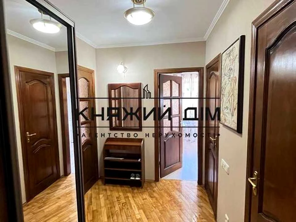 Квартира. Киев, улица Драгомынова