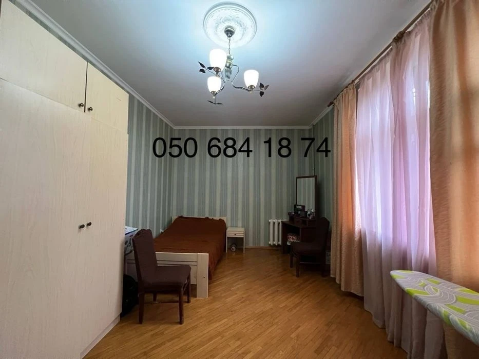 Selling a 3-room apartment (Konny Market area, Mol street)
