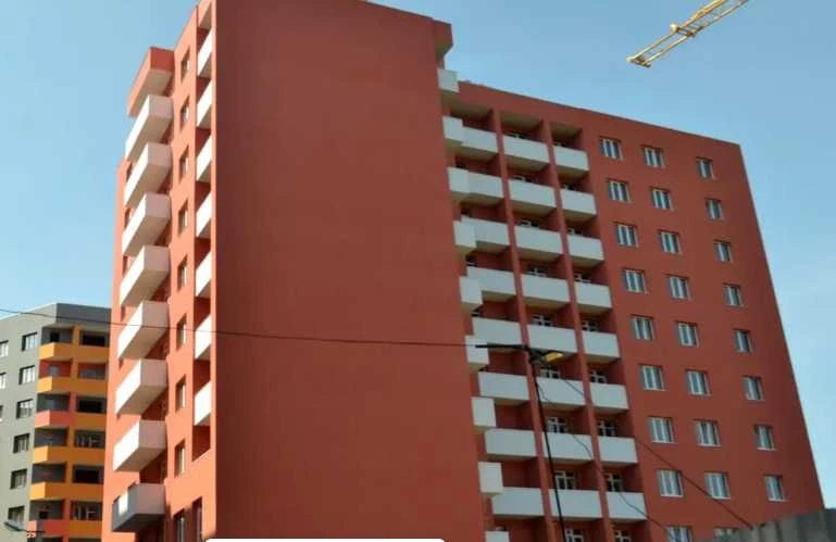 3-room apartment for sale in a completed new building on Pod Holoskom Street
