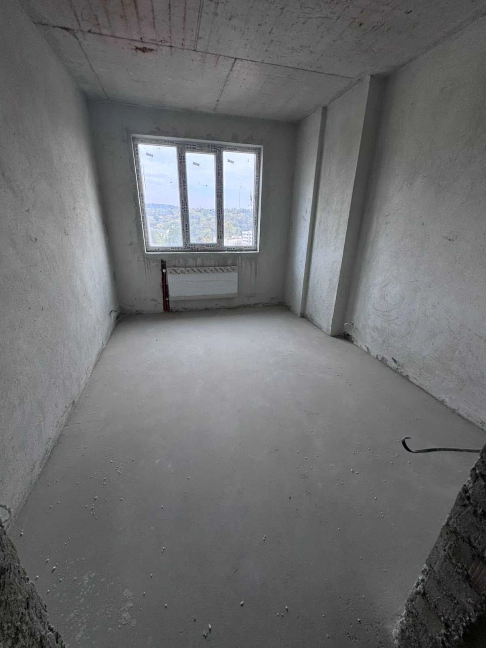 3-room apartment for sale in a completed new building on Pod Holoskom Street