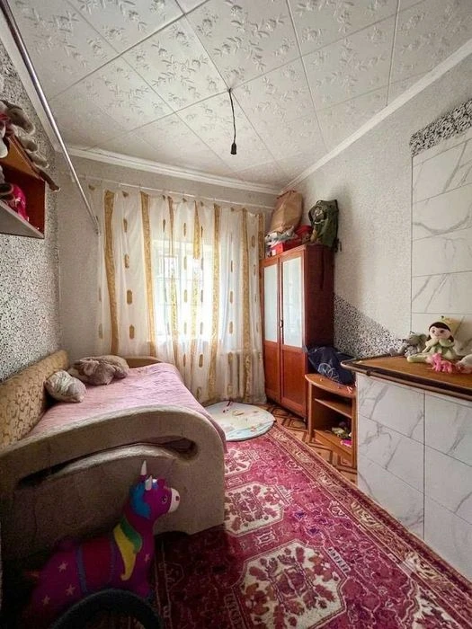 I will sell a house in Lenposeloke with a large plot
