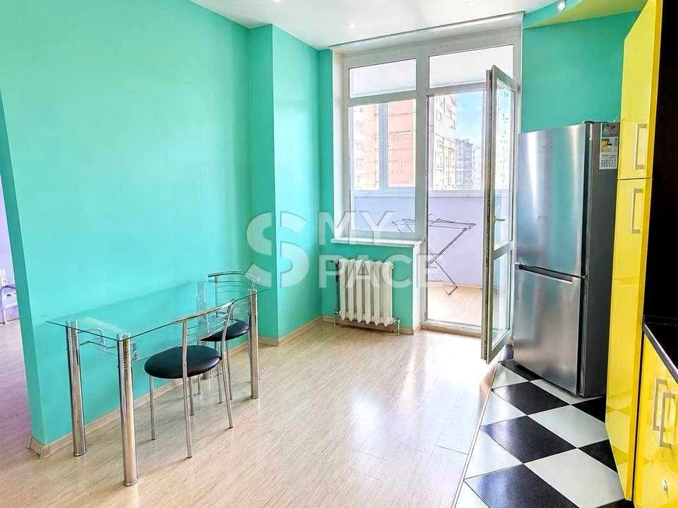Apartment. Oleni Pchilka st, Kyiv