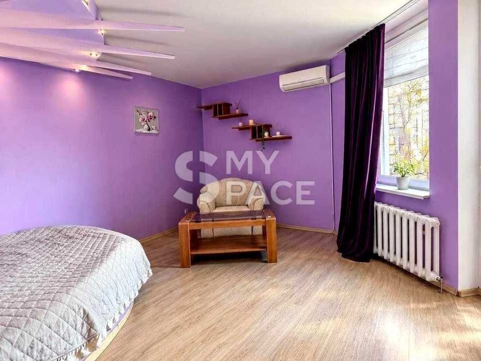 Apartment. Oleni Pchilka st, Kyiv
