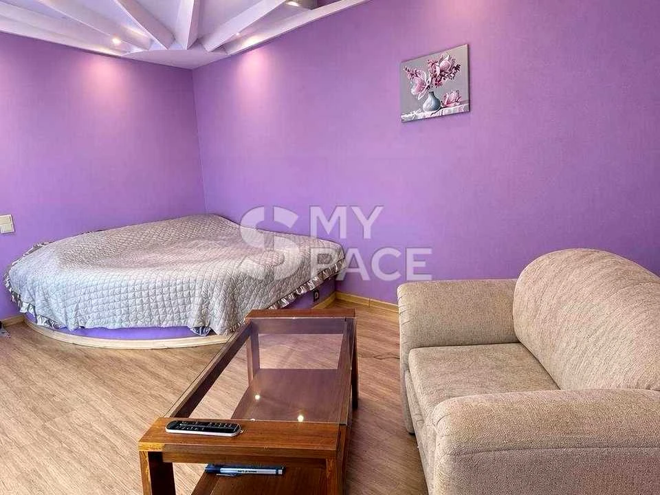 Apartment. Oleni Pchilka st, Kyiv