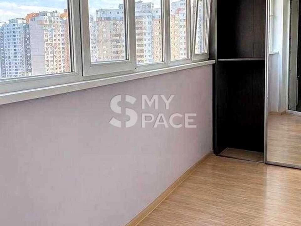 Apartment. Oleni Pchilka st, Kyiv
