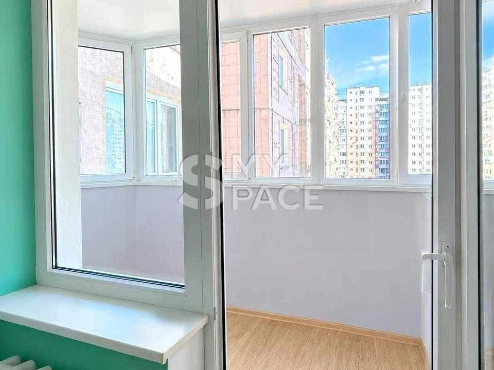 Apartment. Oleni Pchilka st, Kyiv