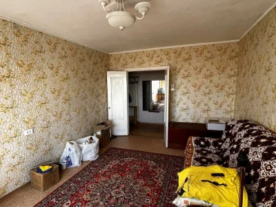 Apartment. Dnipro, residential area Topola-3, street.