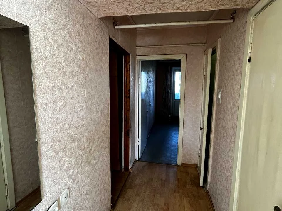 Apartment. Dnipro, residential area Topola-3, street.