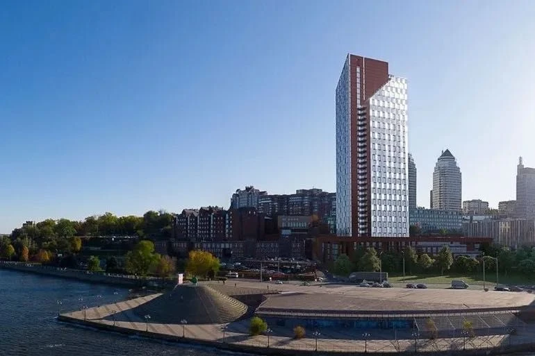 I will sell an apartment of 53.8m2 in the Mayak residential complex