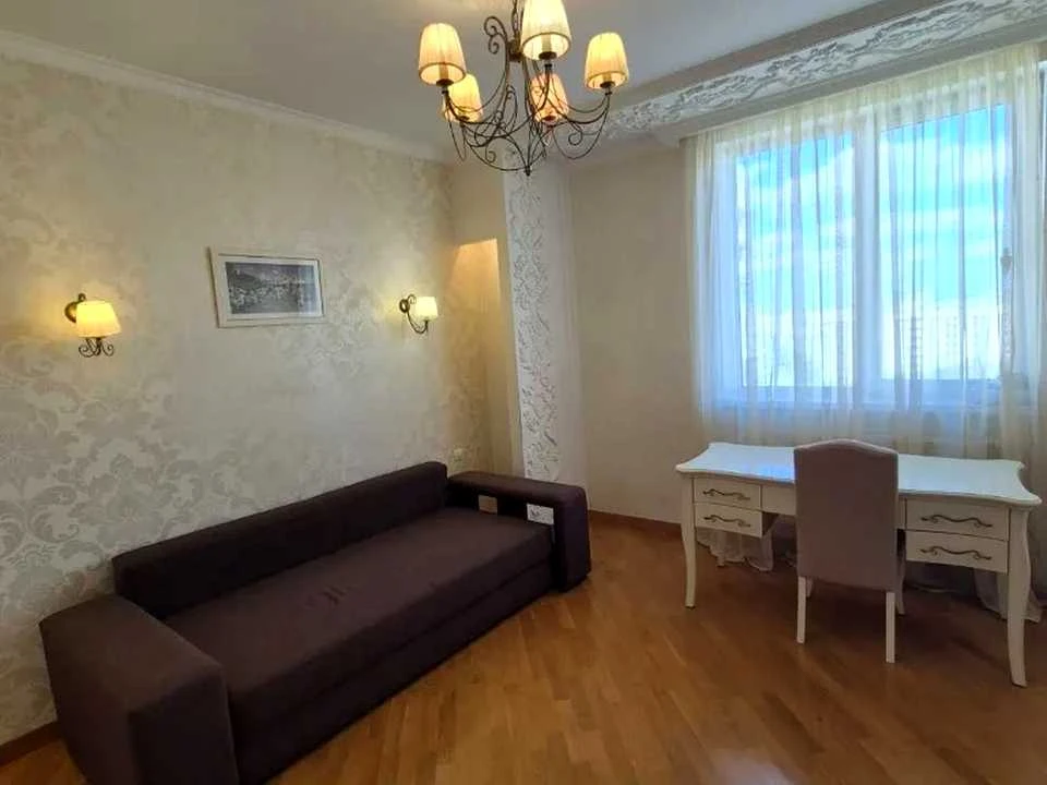 Apartment. Дніpro, Pavla Nirinberha st.