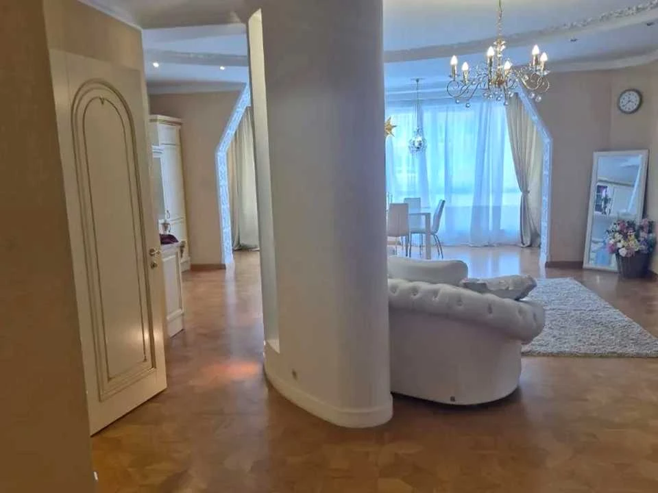 Apartment. Дніpro, Pavla Nirinberha st.
