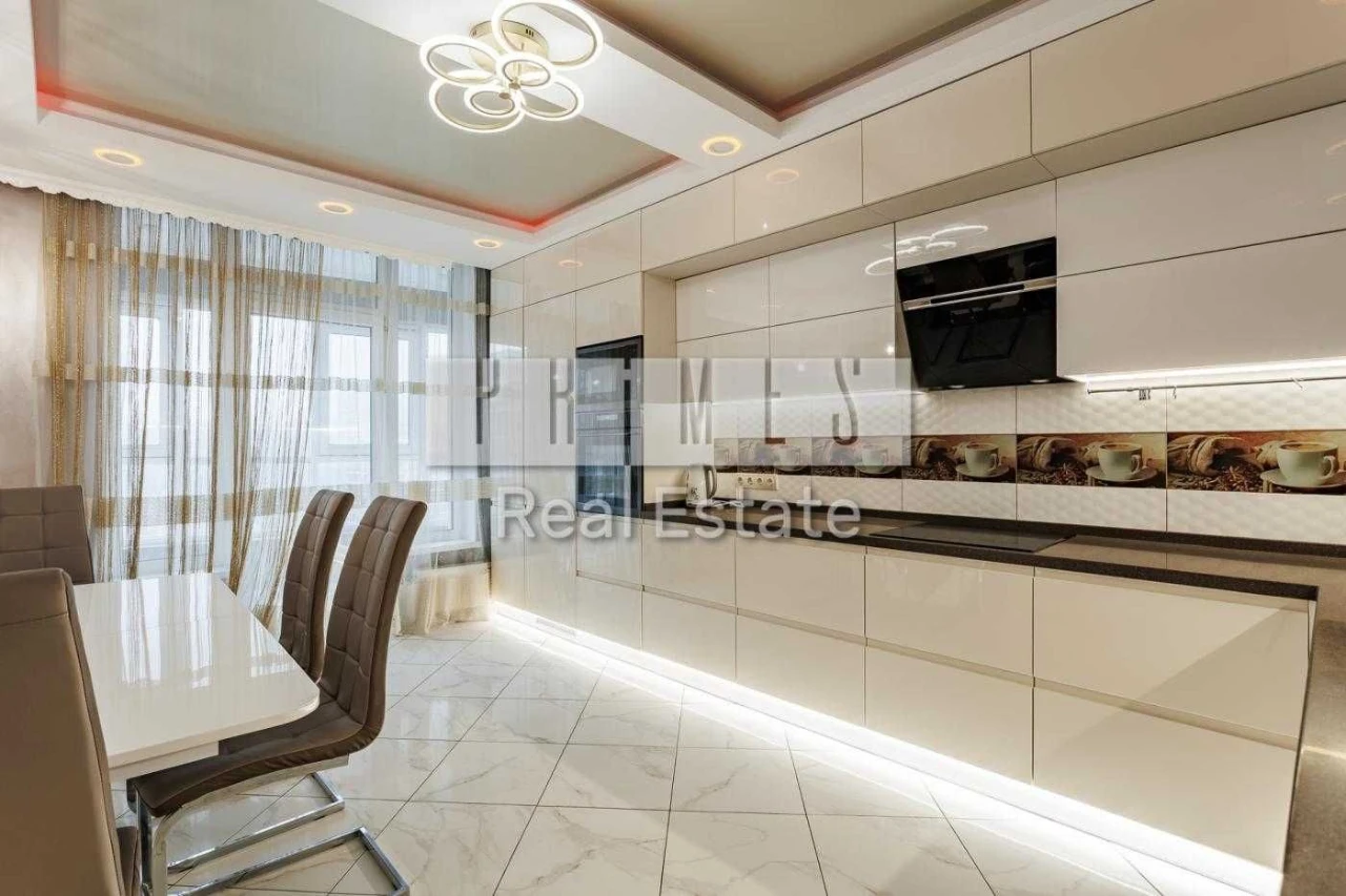 Продаж 3-кімнатної квартири 79,3 м² ЖК Володимирський, Центр