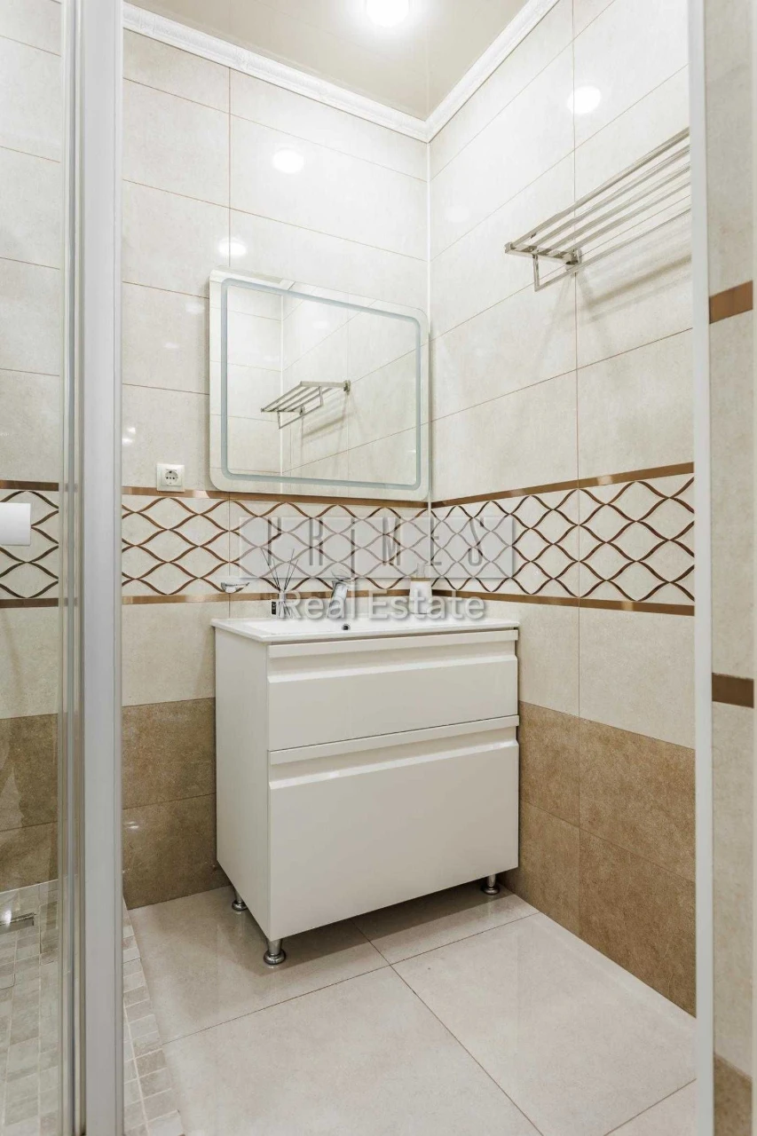 Продаж 3-кімнатної квартири 79,3 м² ЖК Володимирський, Центр