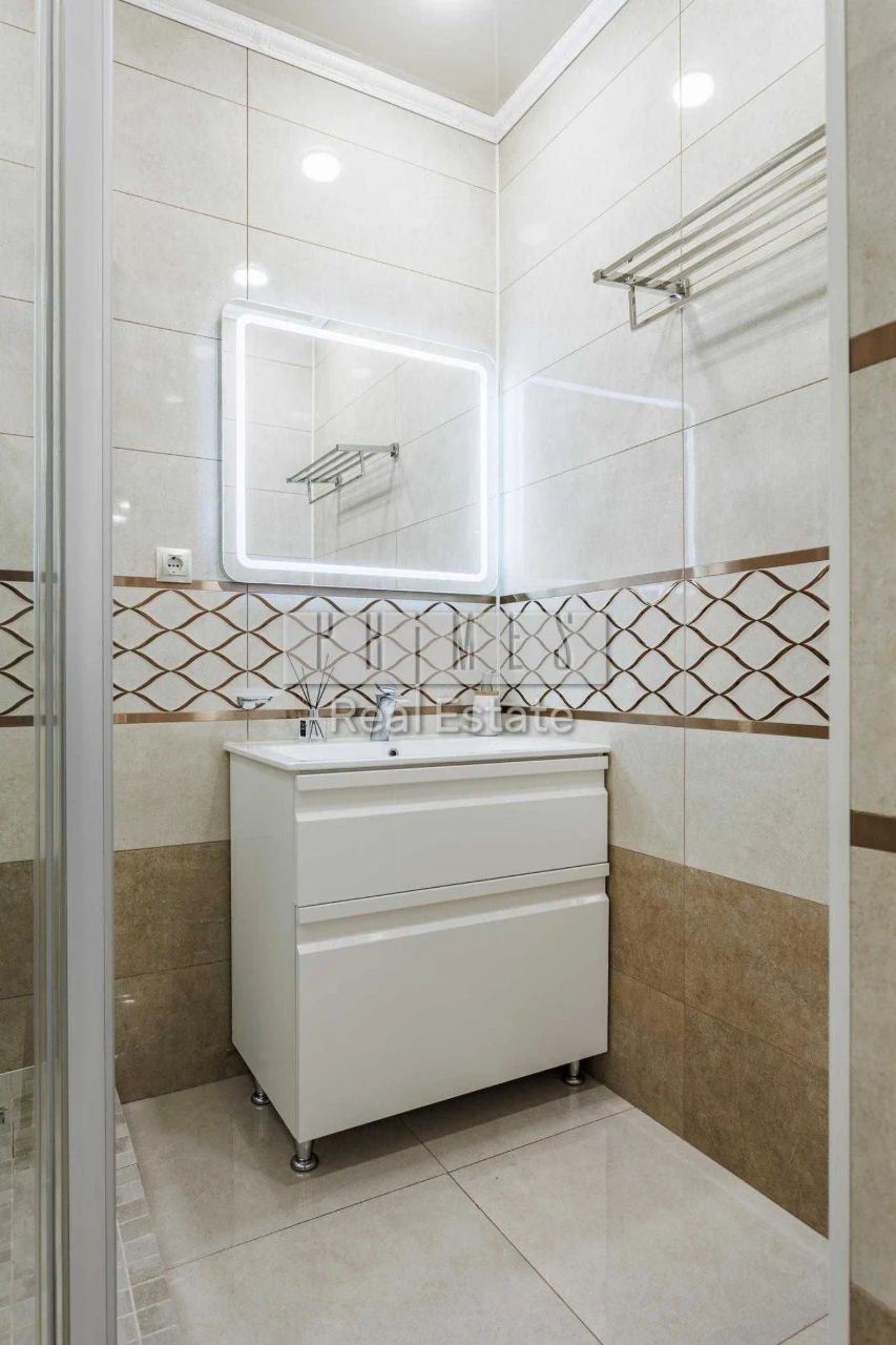 Продаж 3-кімнатної квартири 79,3 м² ЖК Володимирський, Центр