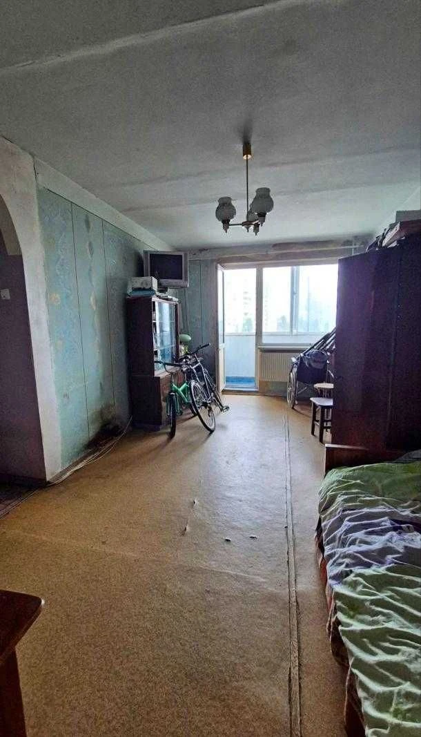 Продається 2-кімнатна квартира з окремими кімнатами на Салтівці, 7 хв. до метро.