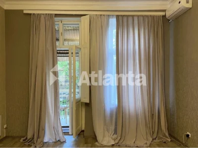 One-bedroom apartment in the city center, renovated and furnished