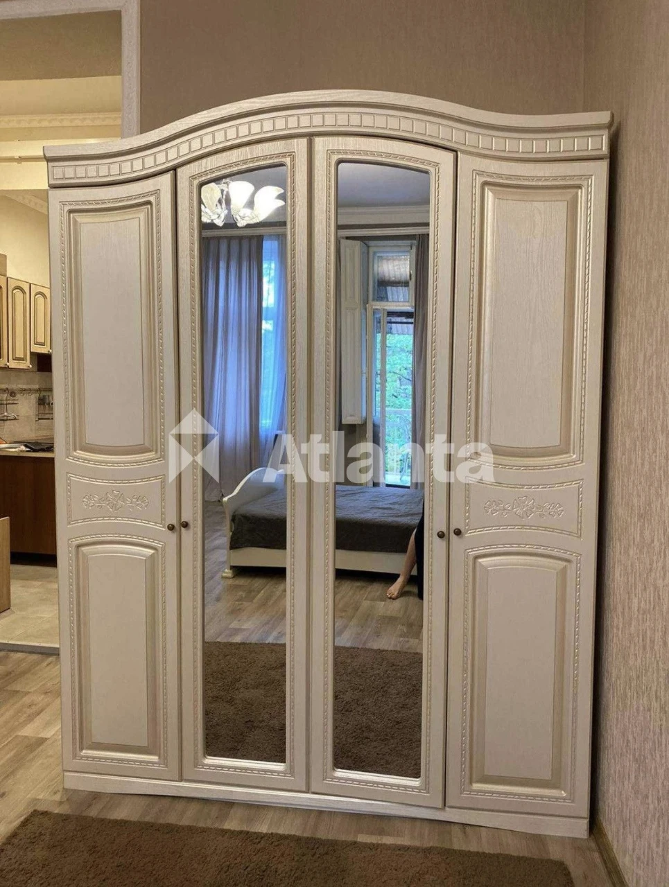 One-bedroom apartment in the city center, renovated and furnished