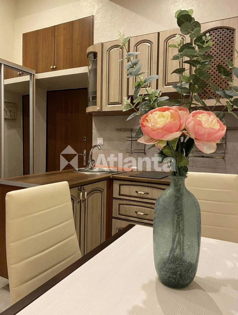 One-bedroom apartment in the city center, renovated and furnished