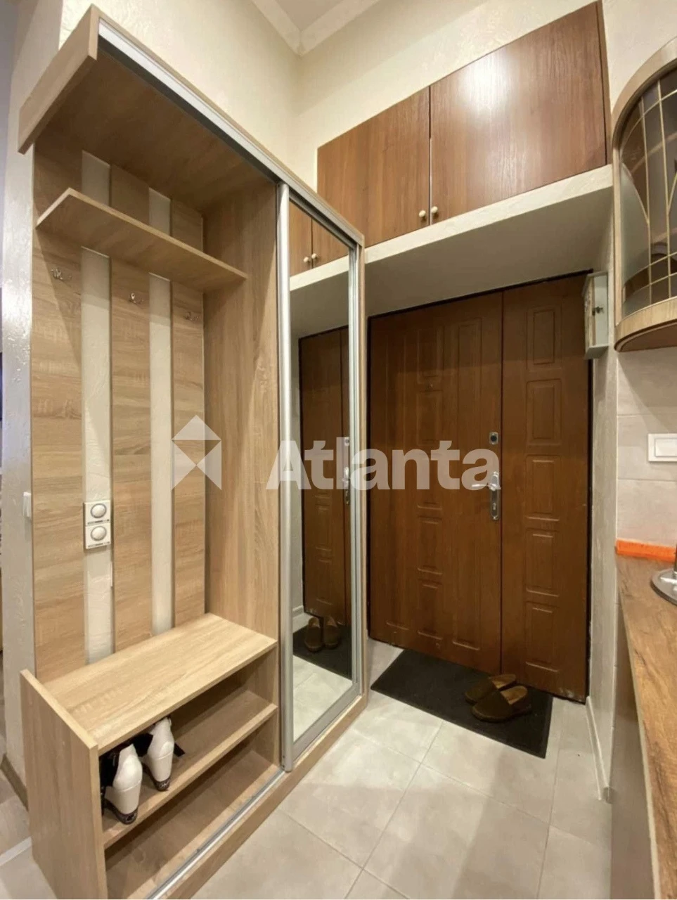 One-bedroom apartment in the city center, renovated and furnished