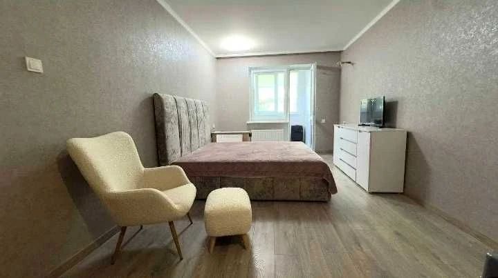 Продаж 2-кімнатна квартири
Нові Будинок, Ком'юнальний ринок "Клас", 2/5