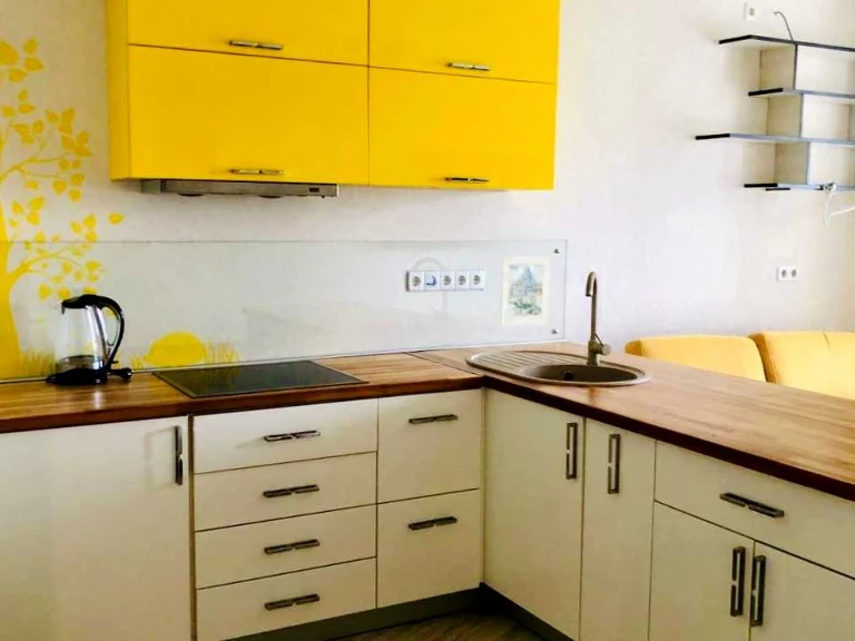 Apartment. Zarechna st.