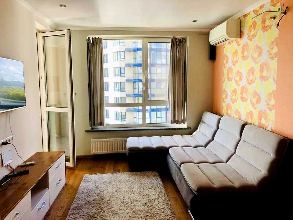 Apartment. Zarechna st.