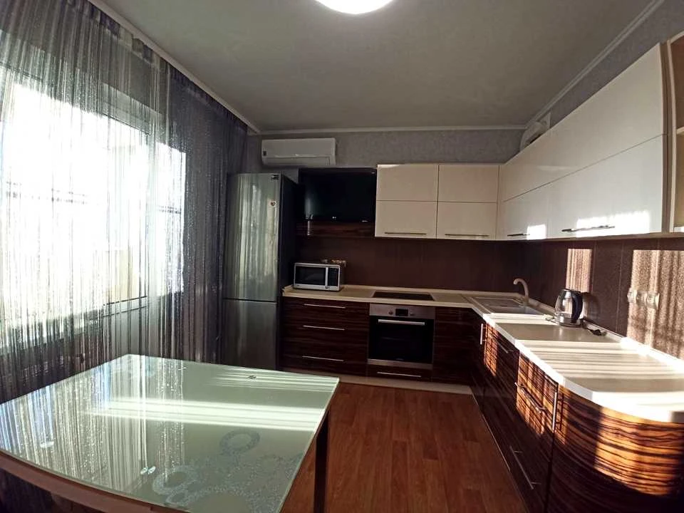 Apartment. Oleni Pchilky st, Kyiv