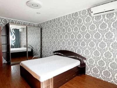 Apartment. Oleni Pchilky st, Kyiv