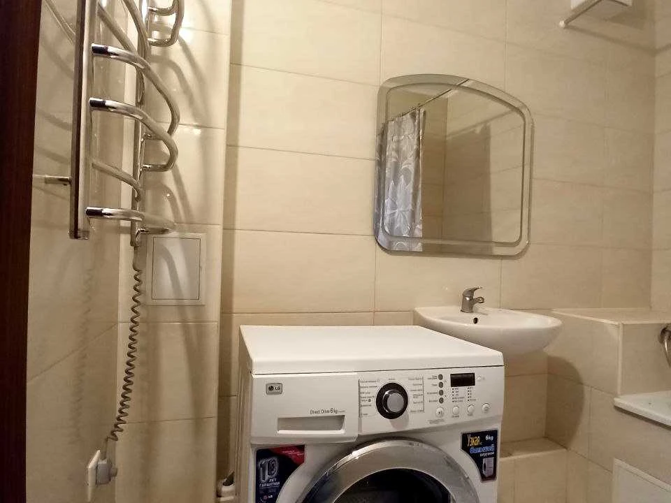 Apartment. Oleni Pchilky st, Kyiv