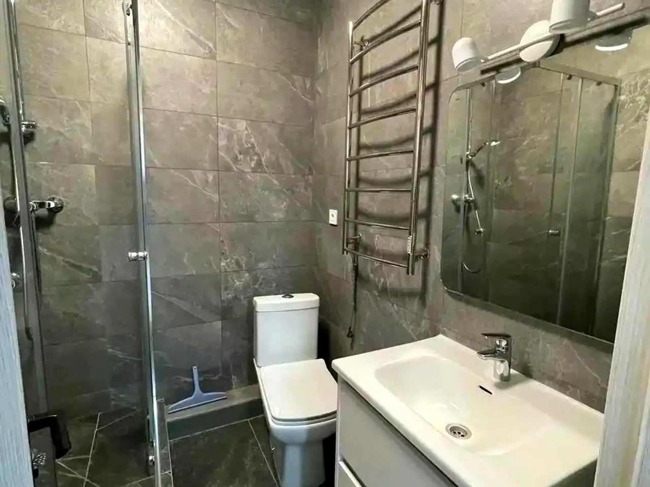 Rent 1-bedroom apartment 38 sq m, 11th floor
