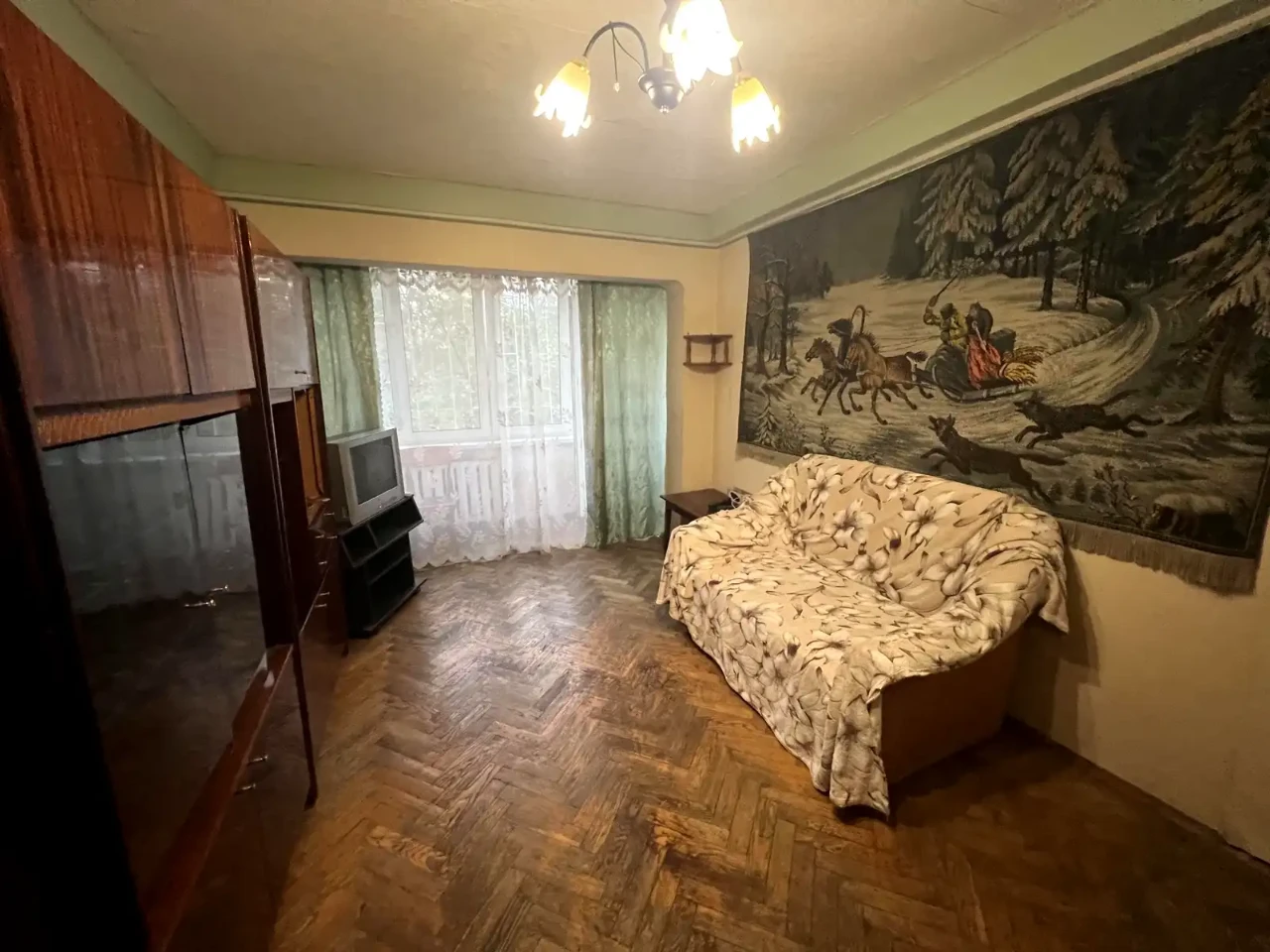 Rent 2-room apartment 49 m² on the 1st floor.