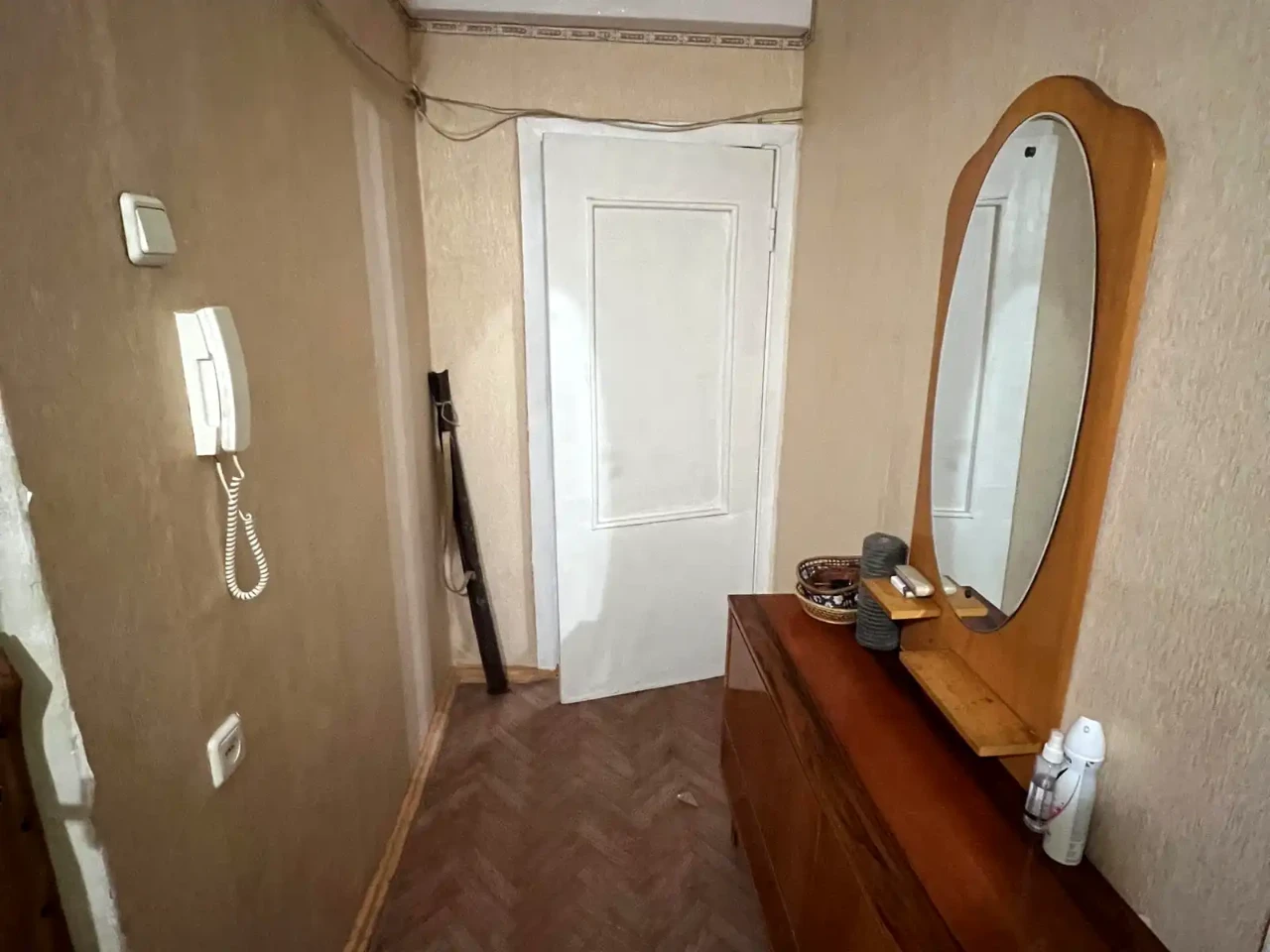 Rent 2-room apartment 49 m² on the 1st floor.