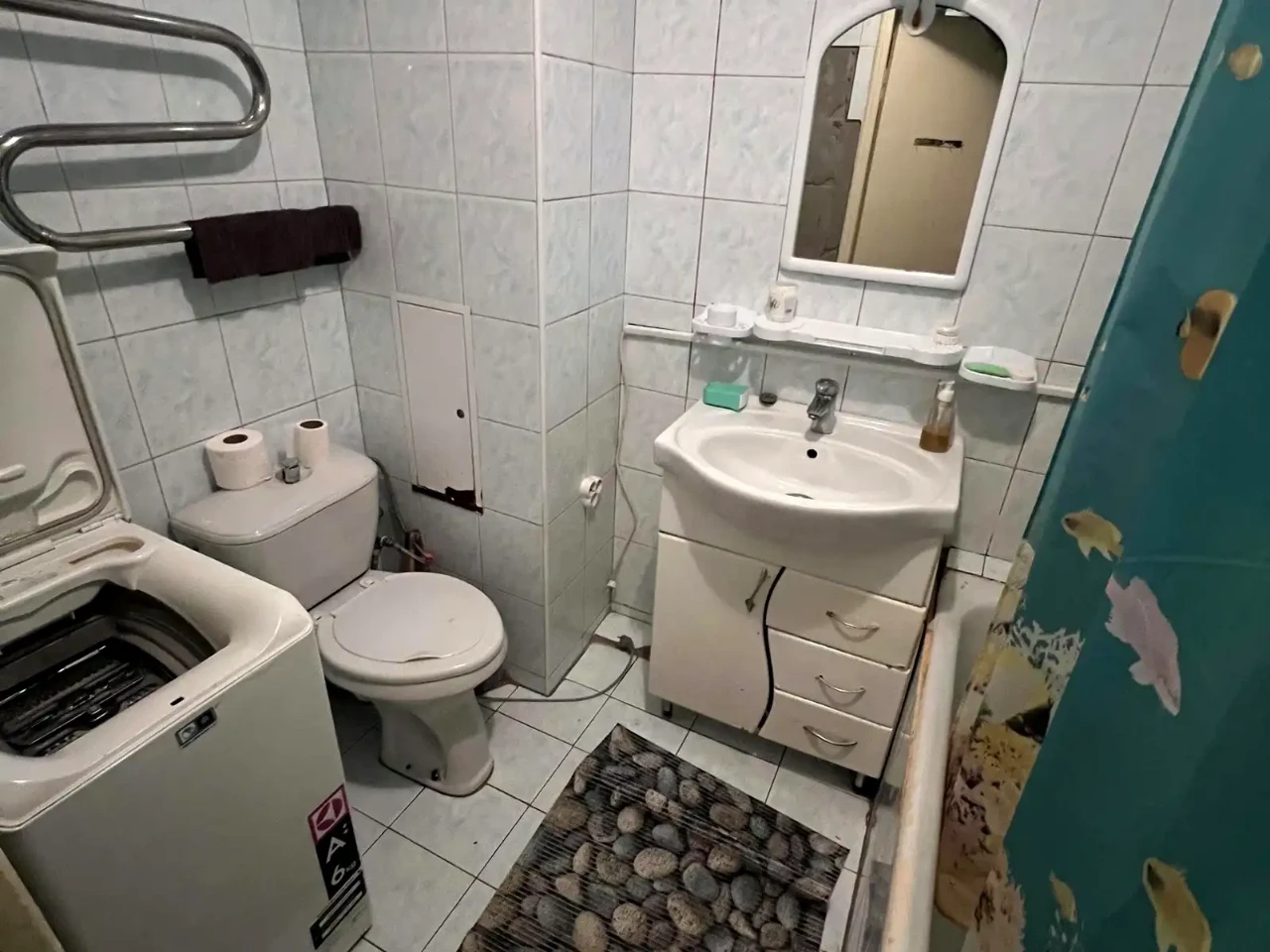 Rent 2-room apartment 49 m² on the 1st floor.
